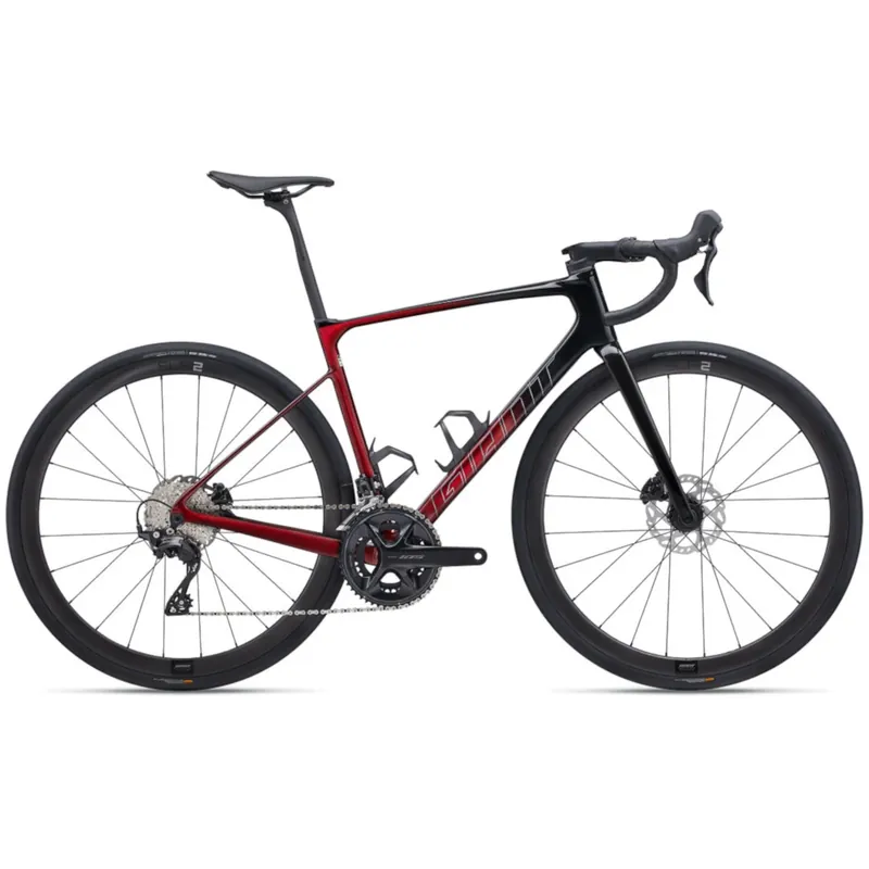 Ajankohtainen Maantiepyörä GIANT Defy Advanced Pro 2, Carbon/Sangria