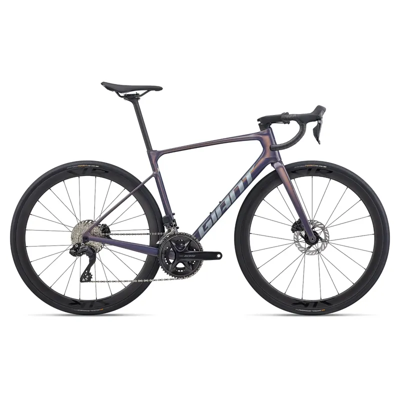 Alennettu GIANT Defy Advanced 0 (2026) Maantiepyörä Meteorite Mist
